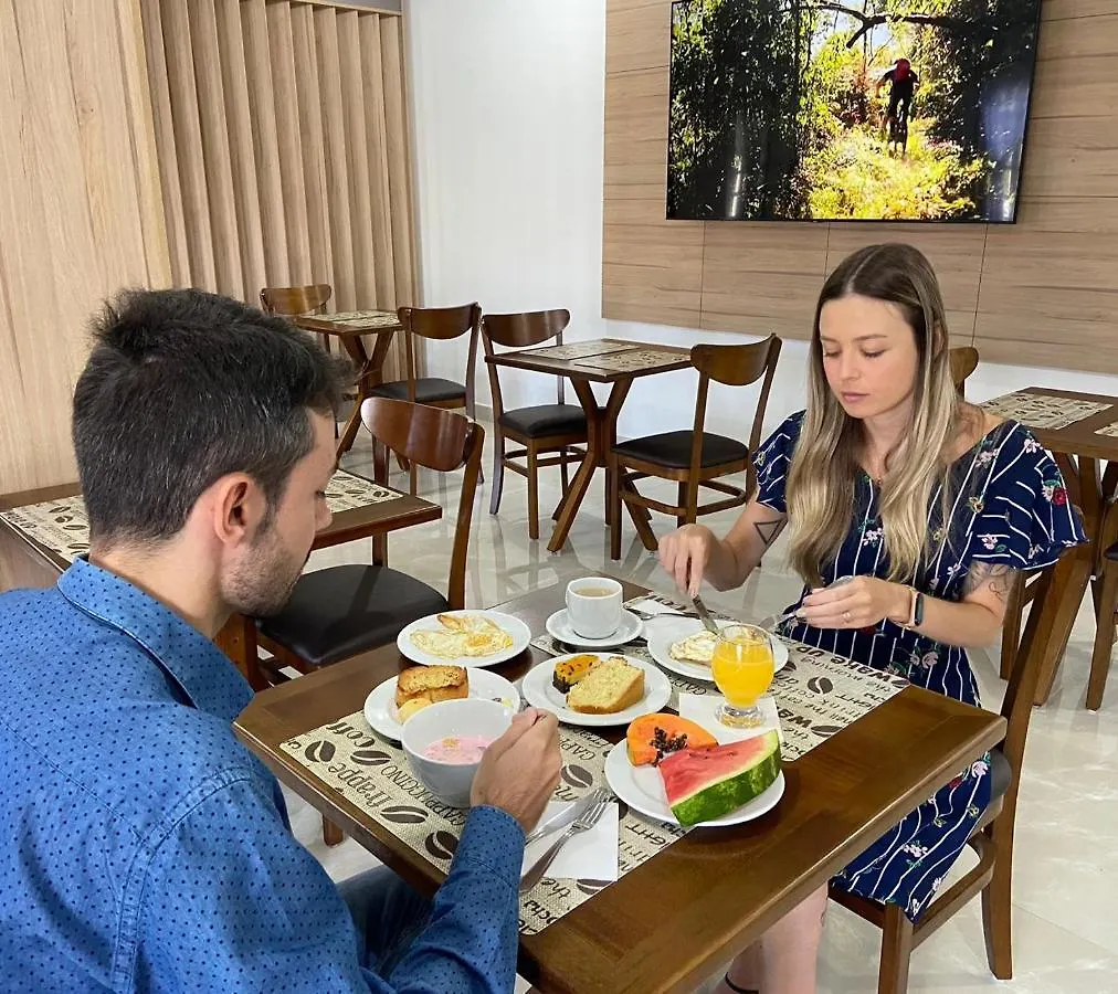 מפרה Hotel Confort